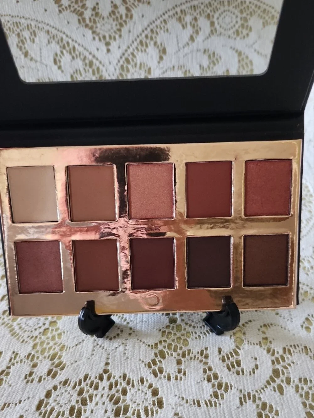 Crown Pro 10 Eyeshadow Colors In the Fuego Collction